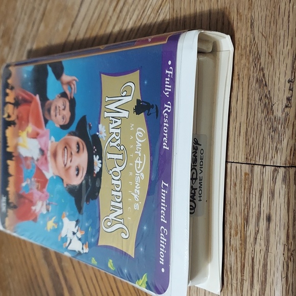 Walt Disney's Masterpiece Mary Poppins VHS - Picture 6 of 7